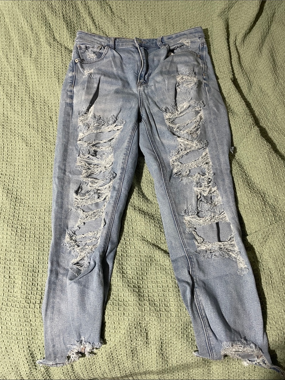 American Eagle Outfitters Light Blue Distressed Skinny Jeans